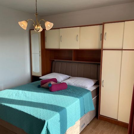 Comfortable Apartment Near The Sea Trogir Eksteriør bilde