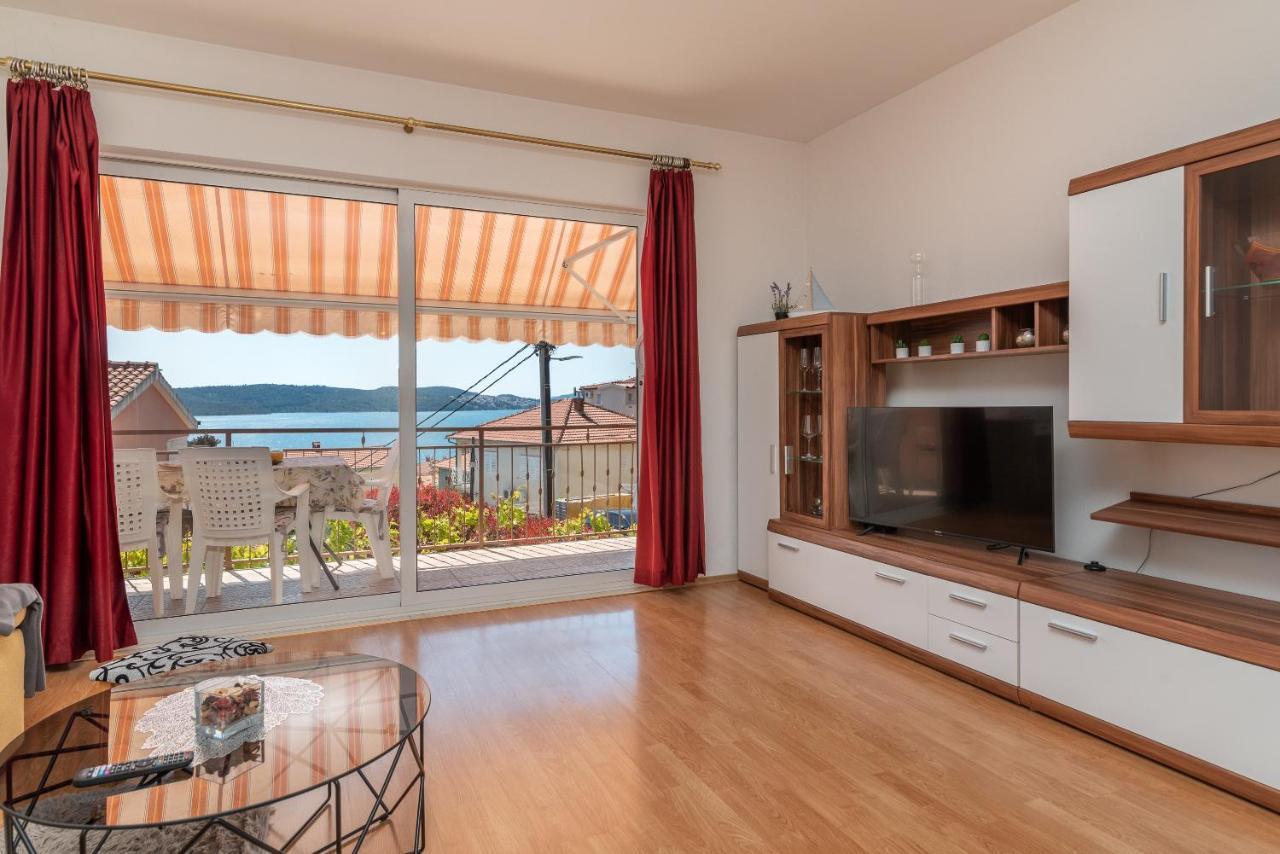 Comfortable Apartment Near The Sea Trogir Eksteriør bilde