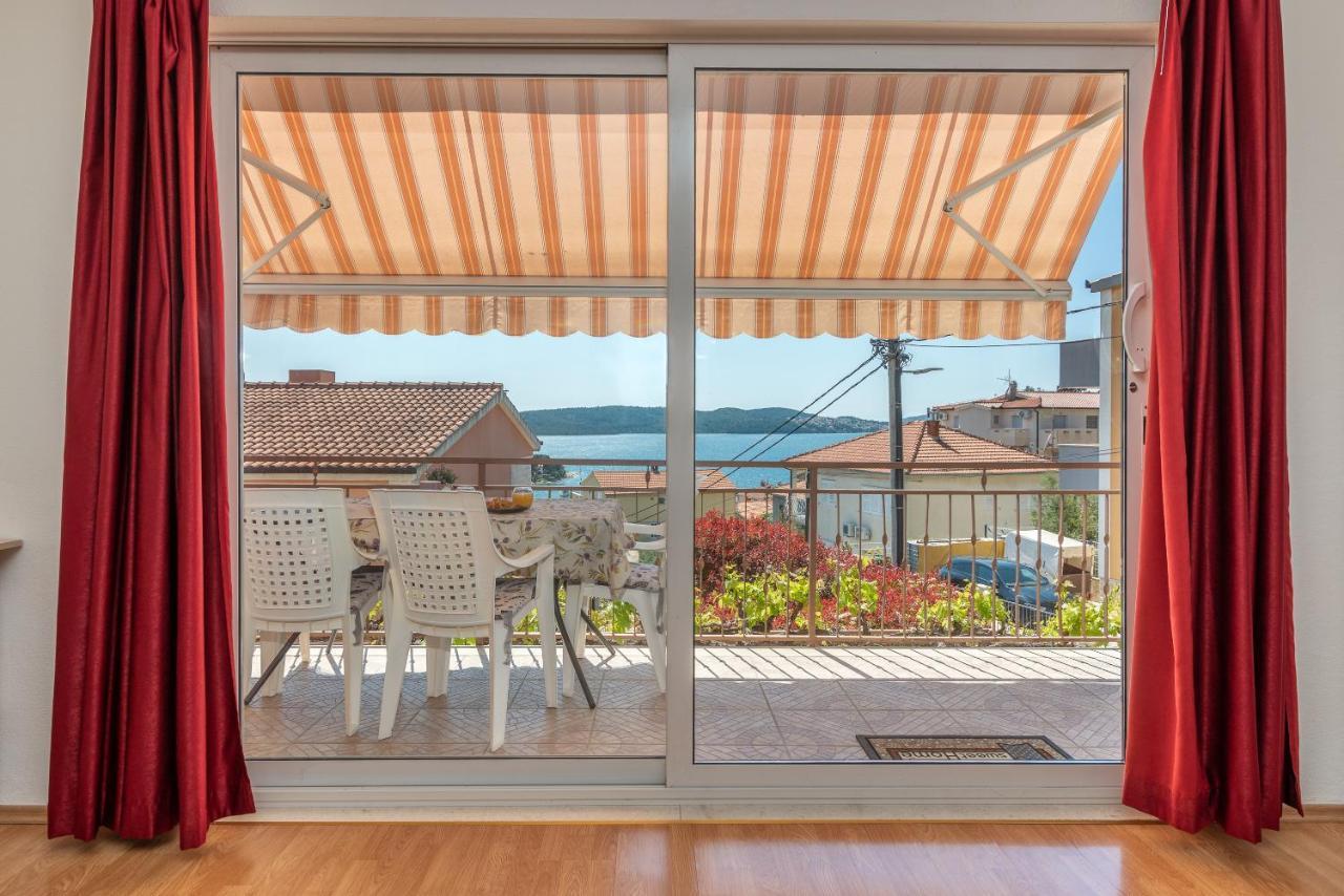 Comfortable Apartment Near The Sea Trogir Eksteriør bilde