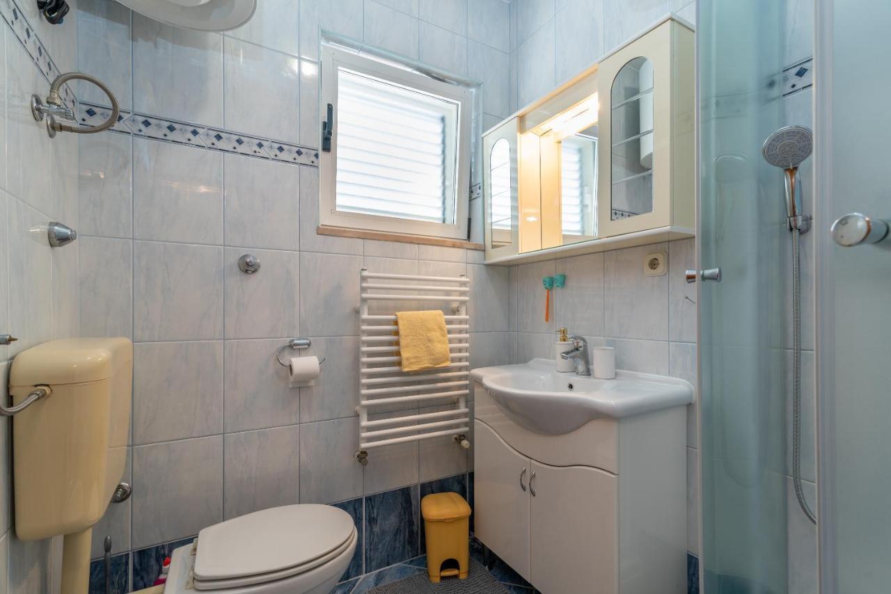 Comfortable Apartment Near The Sea Trogir Eksteriør bilde