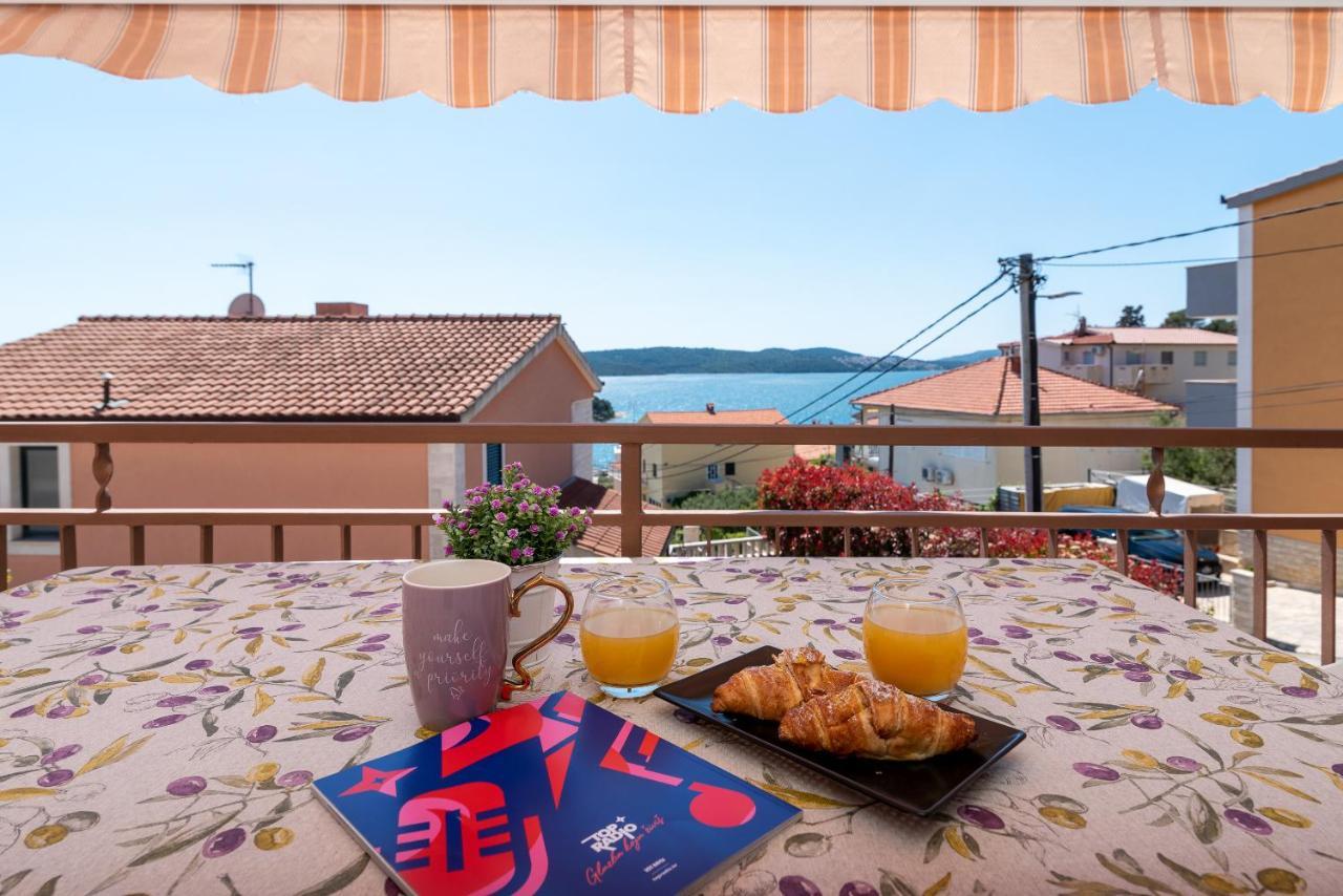 Comfortable Apartment Near The Sea Trogir Eksteriør bilde