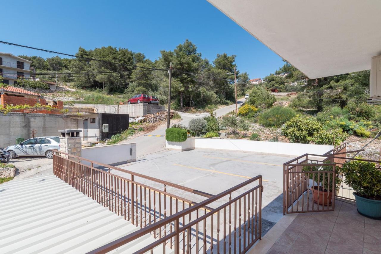 Comfortable Apartment Near The Sea Trogir Eksteriør bilde