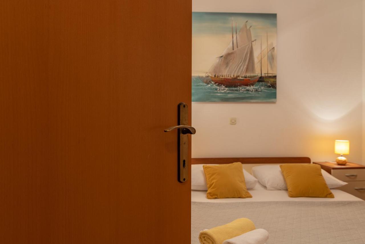 Comfortable Apartment Near The Sea Trogir Eksteriør bilde