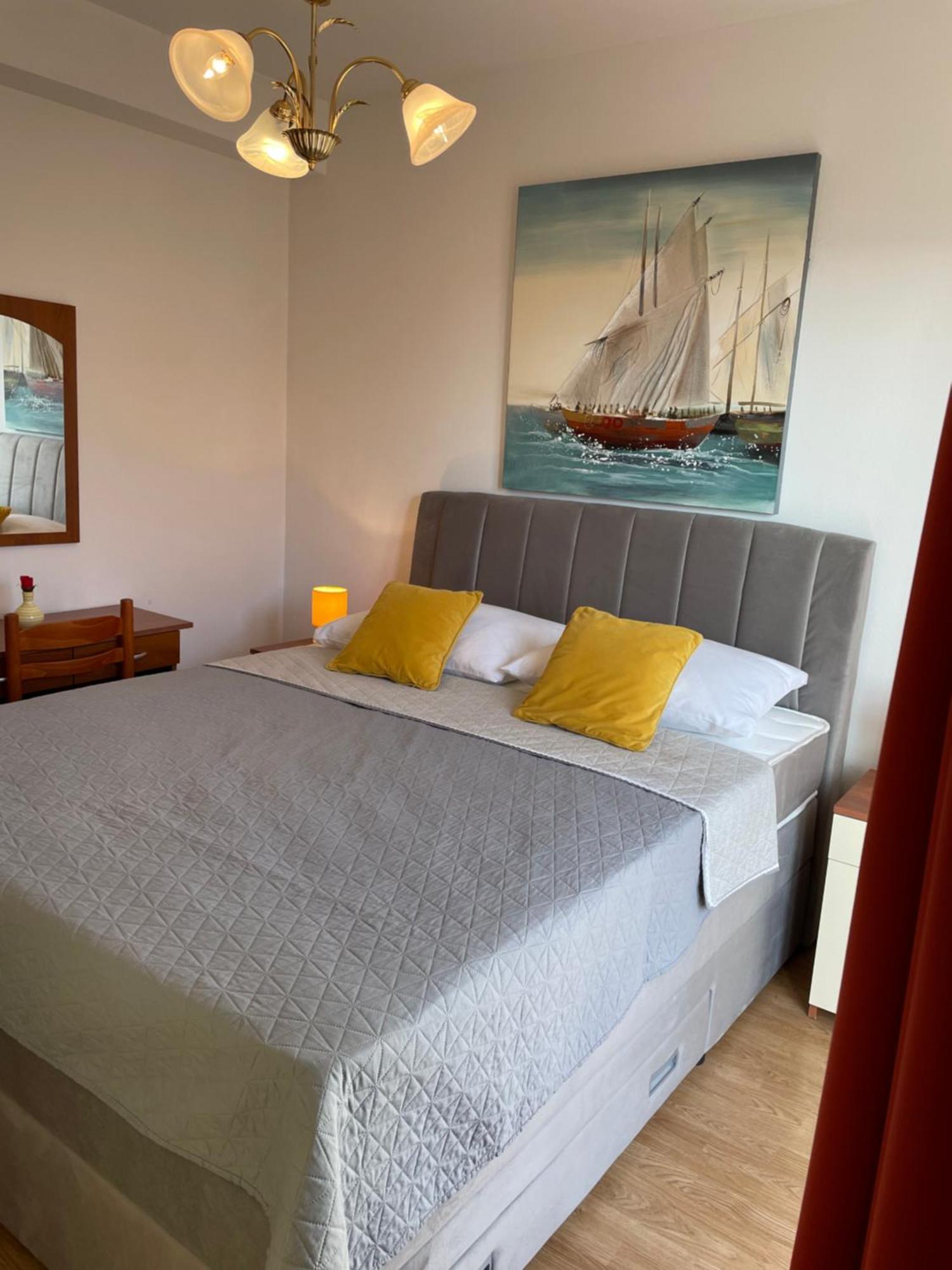 Comfortable Apartment Near The Sea Trogir Eksteriør bilde